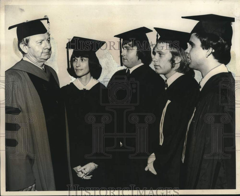 Load image into Gallery viewer, 1972 Press Photo Four Summa Cum Laude graduates of Louisiana State University
