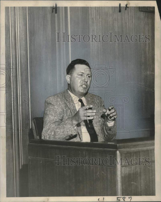 1958 Press Photo George Humble tells of work as a spy- Historic Images