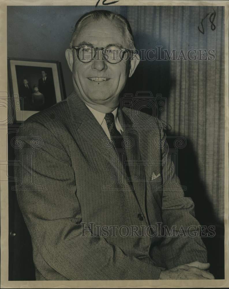 1962 Press Photo Roger Hull, president of Mutual Life Insurance Company