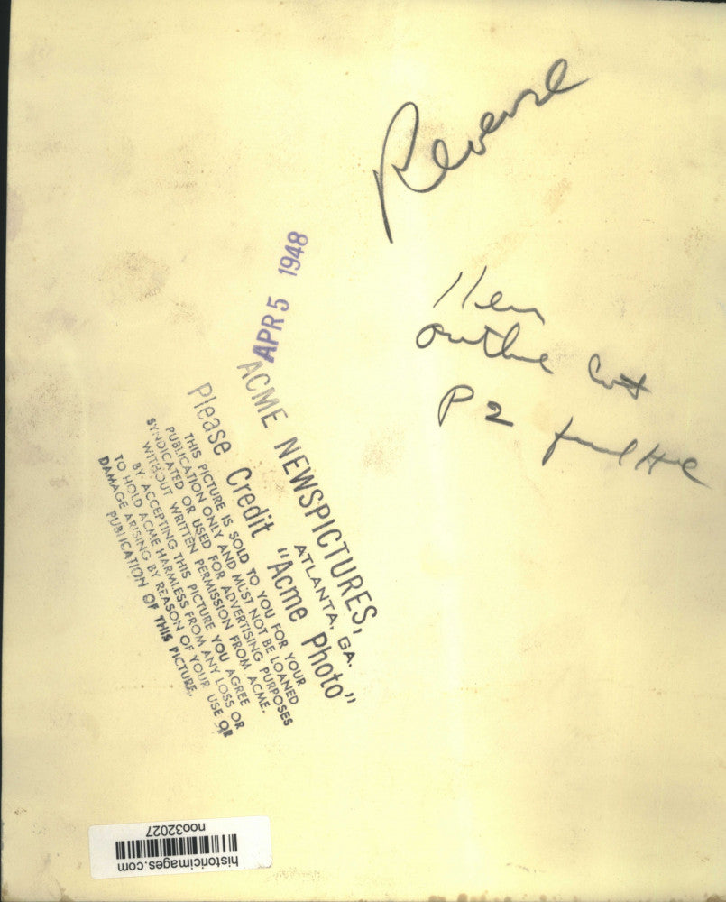 1948 Press Photo Brigadier General H.C. Holdredge Holding a Letter - noo32027