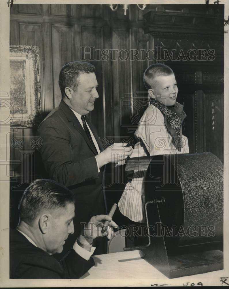 1963 Press Photo John Holder, National Bank vice-president - noo32034