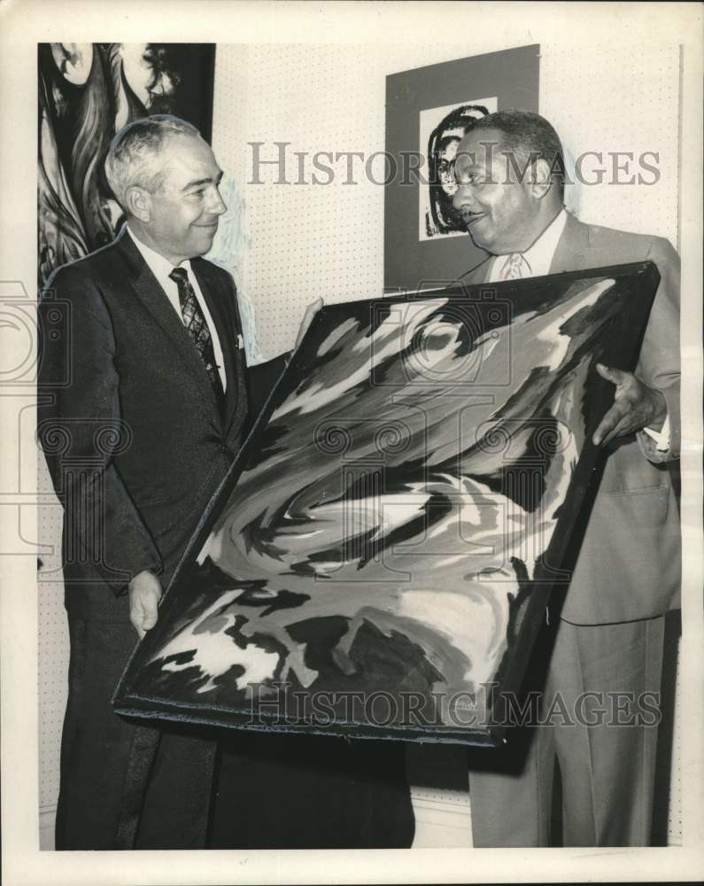 1968 Press Photo Officials View Southern University Student Art- Historic Images