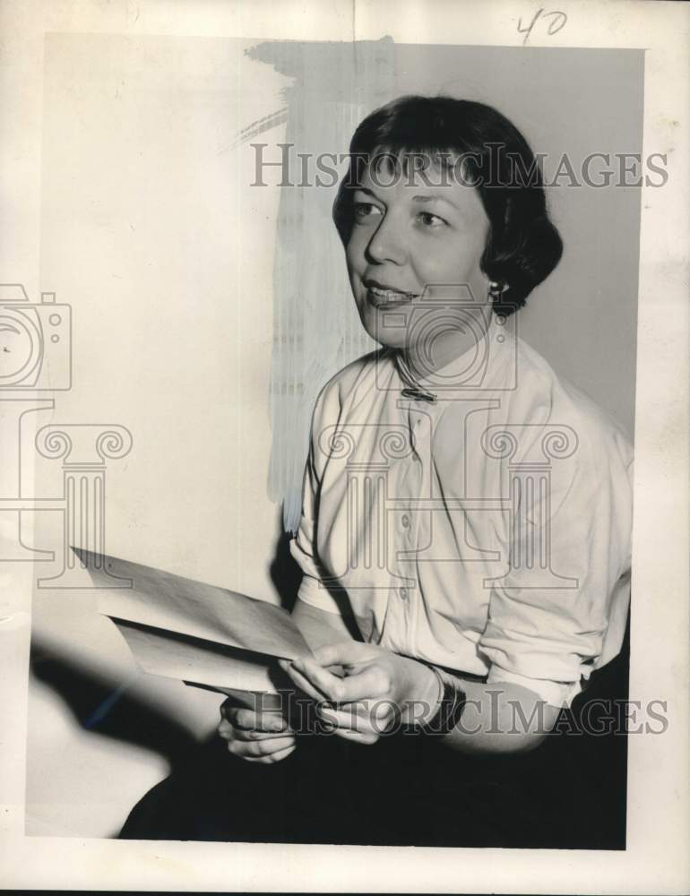 Load image into Gallery viewer, 1954 Press Photo Architect Miss Mary Hogg of New Orleans - noo32084
