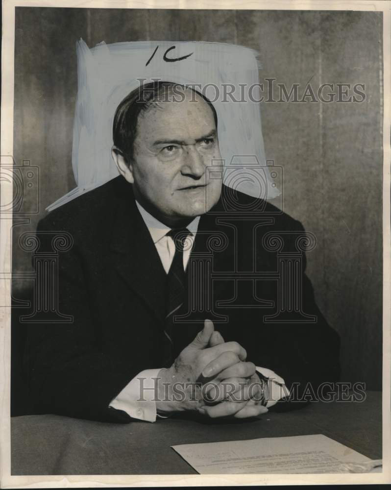 Load image into Gallery viewer, 1964 Press Photo Dr. Albert Hunold, Swiss Author, Editor &amp; Lecturer - noo32254
