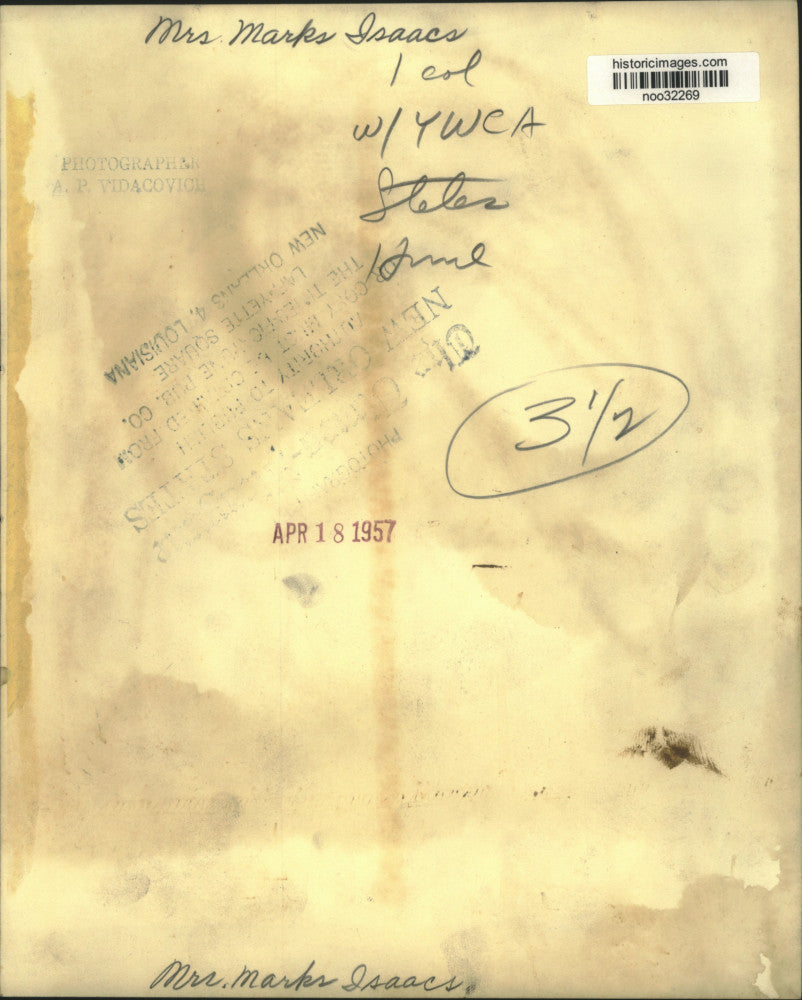 1957 Press Photo Mrs. Marks Isaacs - noo32269