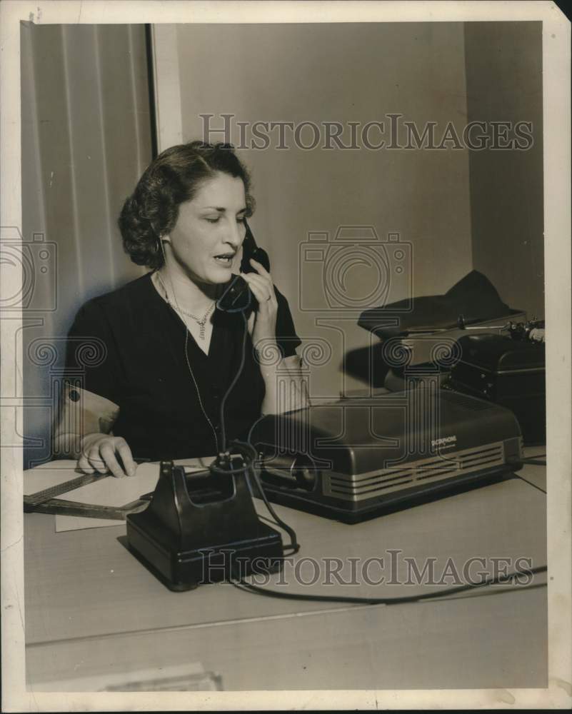 1956 Press Photo Mrs. Lydia Ishmael Hard at Work at Lighthouse for the Blind