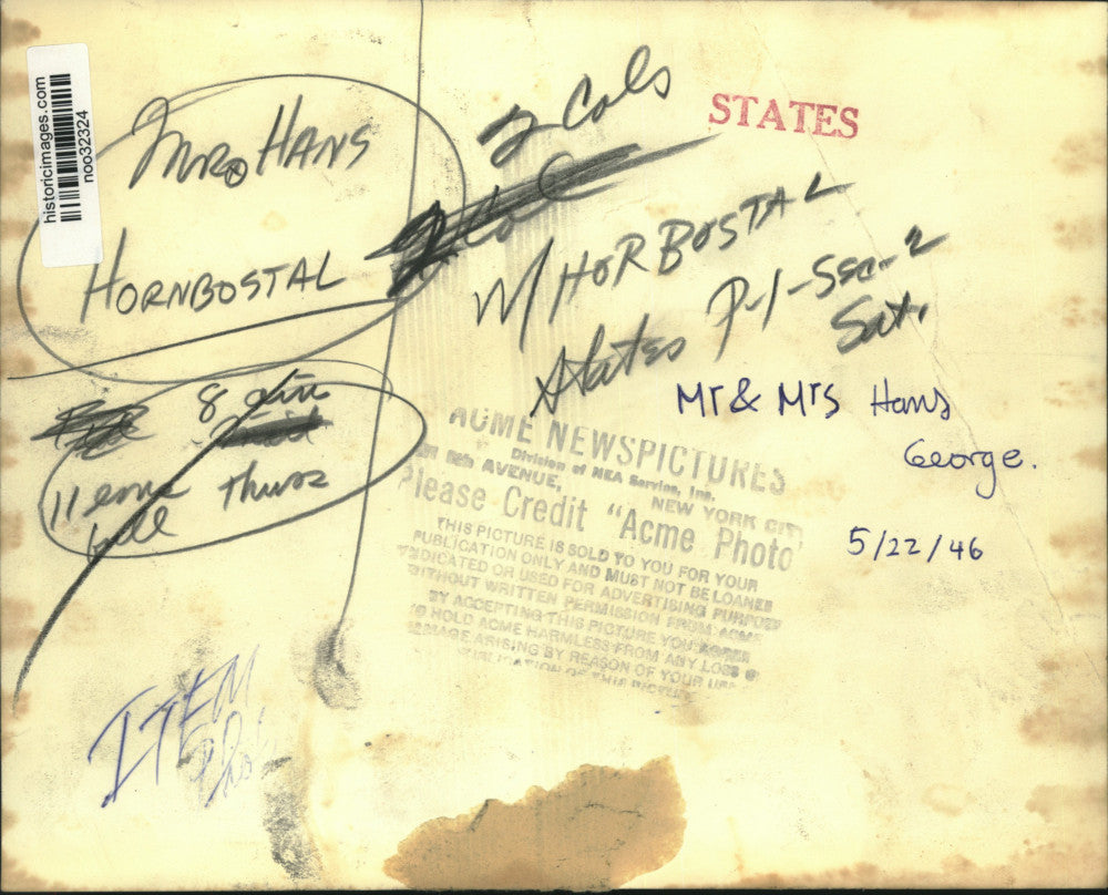 1946 Press Photo Mr. & Mrs. Hans George Hornbostal & dogs - noo32324