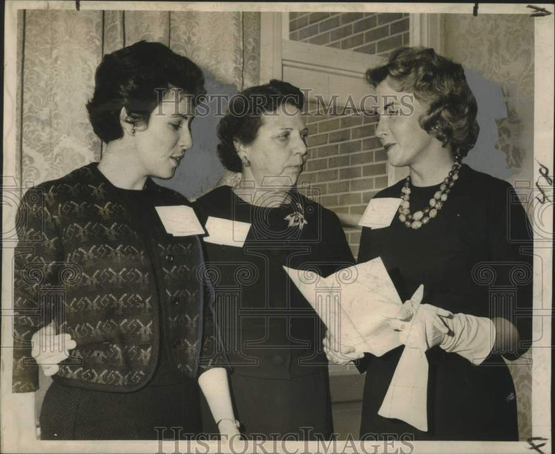Load image into Gallery viewer, 1962 Press Photo Louisiana Recreation and Park Association officers - noo32325
