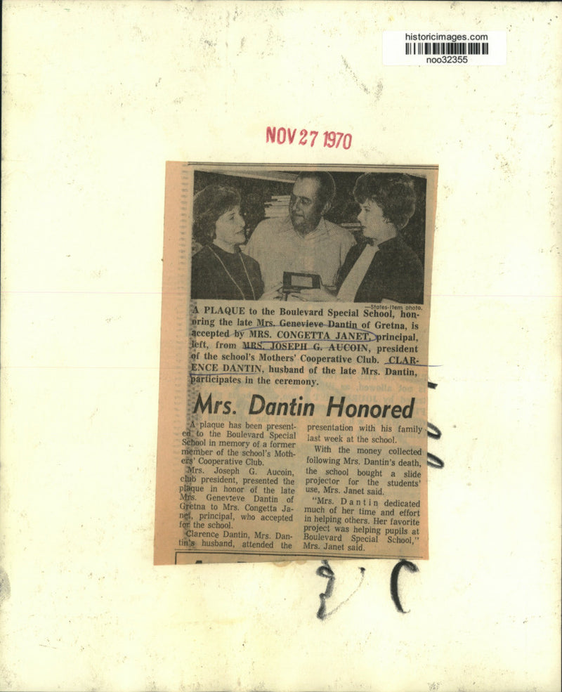 Load image into Gallery viewer, 1970 Press Photo Boulevard Special School officials honors Mrs. Genevieve Dantin
