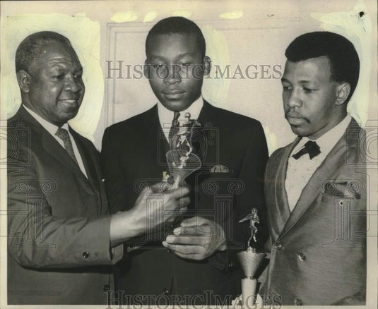 1968 Press Photo Morris F.X. Jeff with Roosevelt Holmes & Wilfred Randall