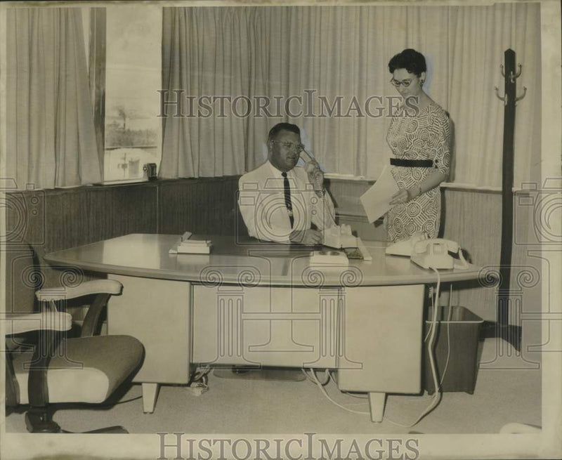 Load image into Gallery viewer, 1962 Press Photo Jefferson Parish Council President Cullen Schouest, Secretary
