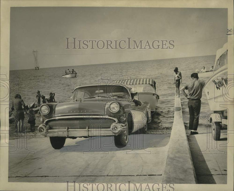Load image into Gallery viewer, 1965 Press Photo Jefferson Parish Lake Ramp Dedication - noo32451
