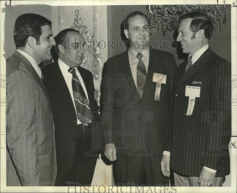 Load image into Gallery viewer, 1971 Press Photo Automobile Insurance Public Seminar Leaders, Le Pavillon Hotel
