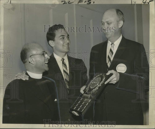 1958 Press Photo Ronald Ruiz awarded by Future Business Leaders of America