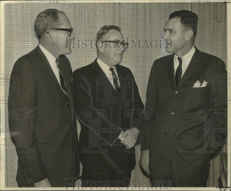 Load image into Gallery viewer, 1967 Press Photo New Members of the Board of New Orleans Steamship Association
