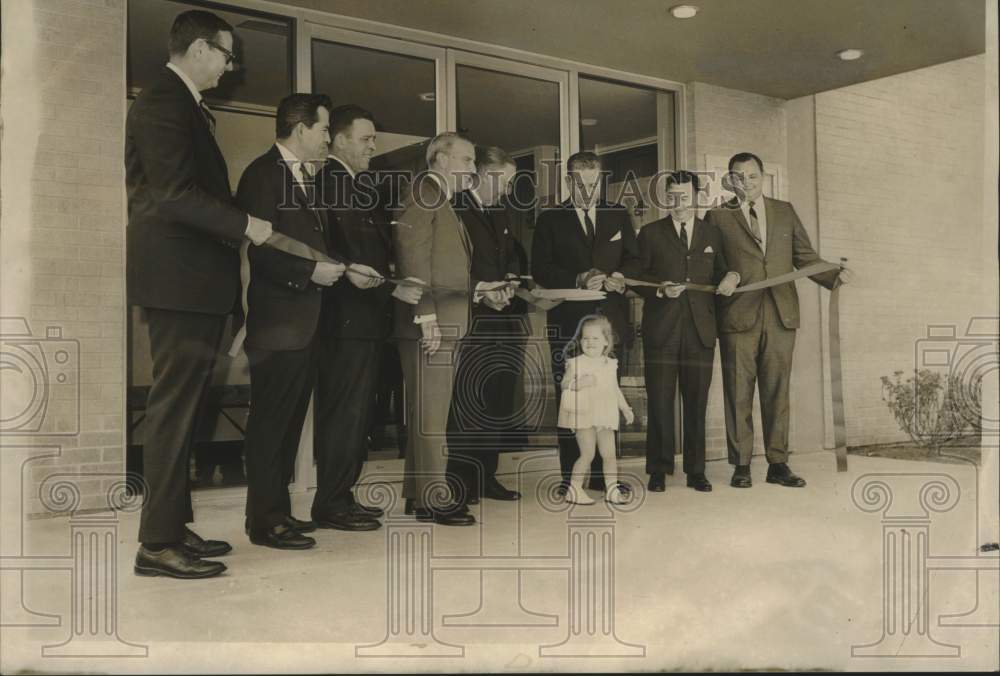 1967 Press Photo guest at opening ceremony for shopping center in New Orleans