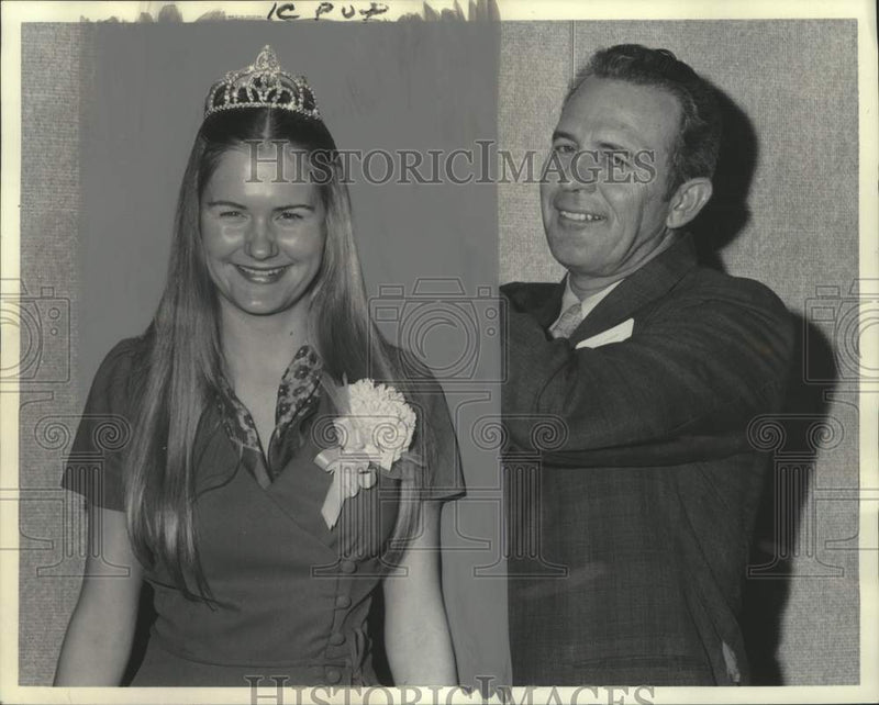 Load image into Gallery viewer, 1972 Press Photo Miss Gabriella B. Hardie, Louisiana Egg Queen - noo32702
