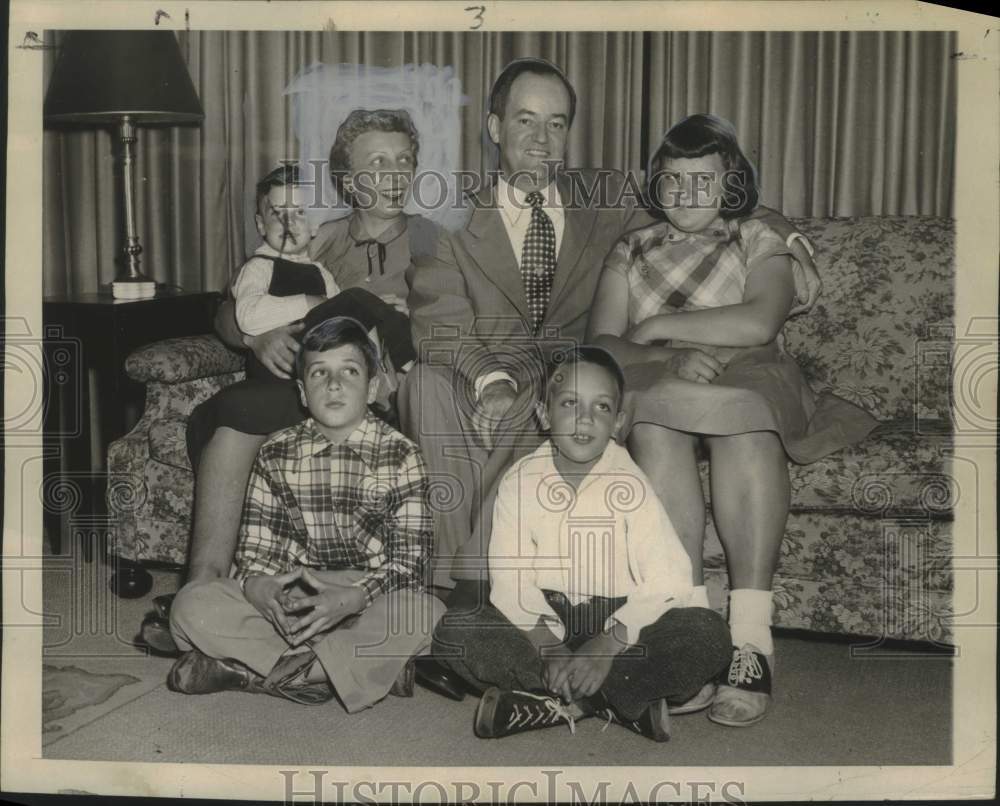 1952 Press Photo Senator and Mrs. Humphrey and Family - noo32809