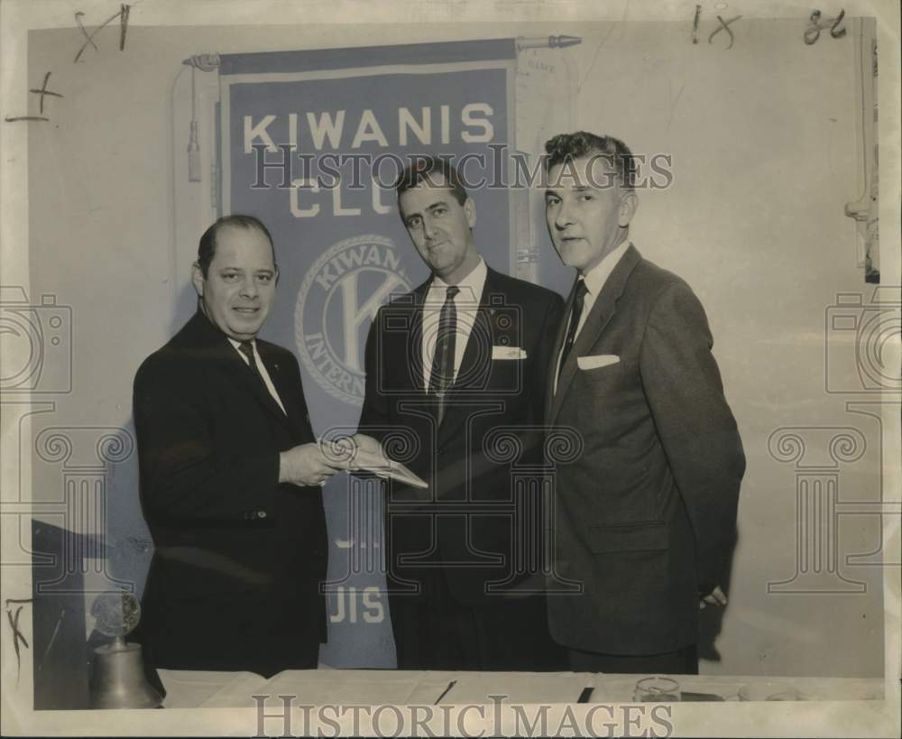 1963 Press Photo Members of the Algiers Kiwanis Club Meet A. Theo Maumus- Historic Images