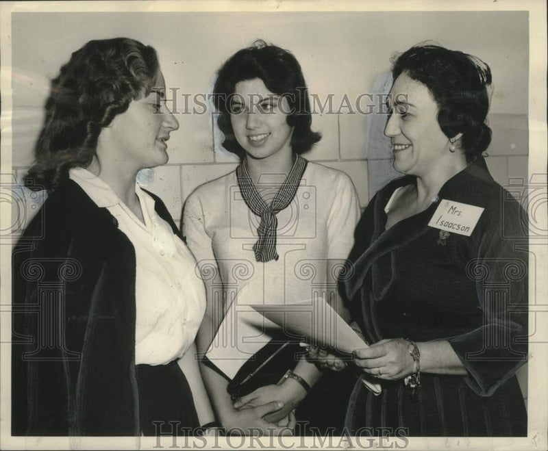 Load image into Gallery viewer, 1960 Press Photo Volunteers at Charity hospital receiving Service Awards
