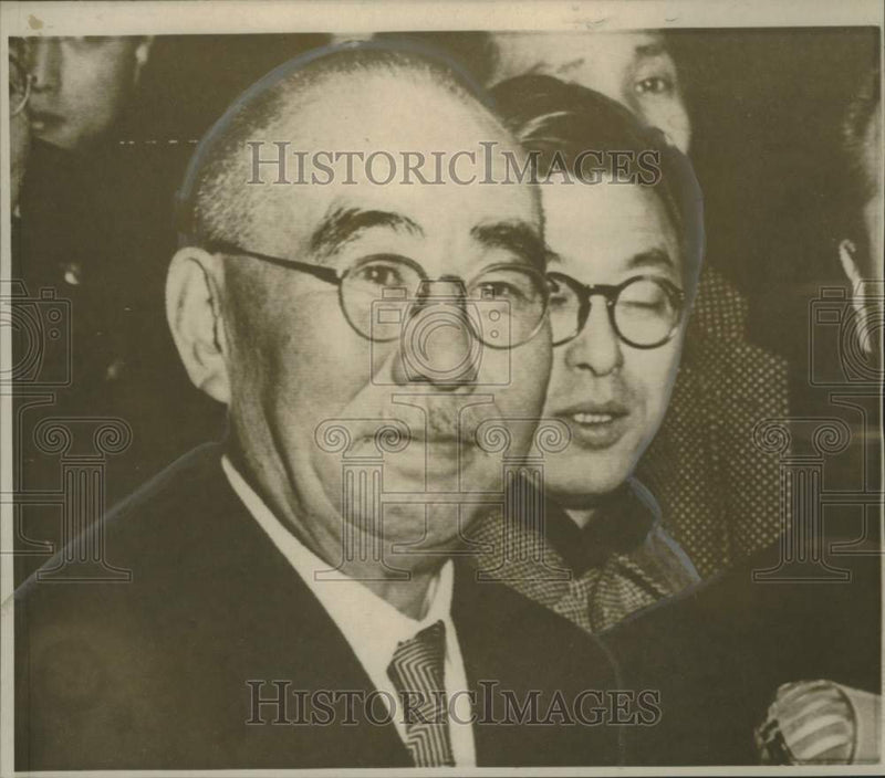 Load image into Gallery viewer, 1956 Press Photo Tanzan Ishibashi, prime minister of Japan, talks to reporters

