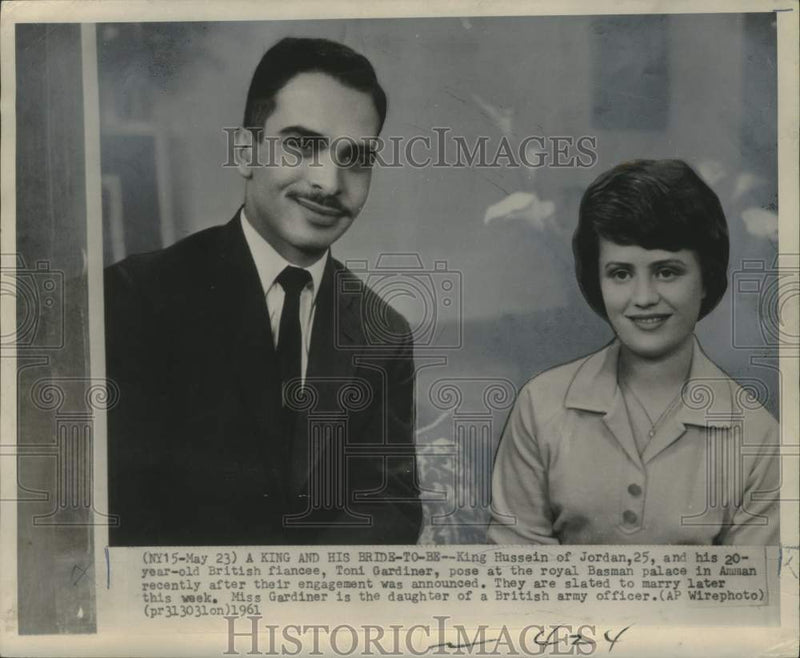Load image into Gallery viewer, 1961 Press Photo King Hussein of Jordan and Fiancee Toni Gardiner - noo32898
