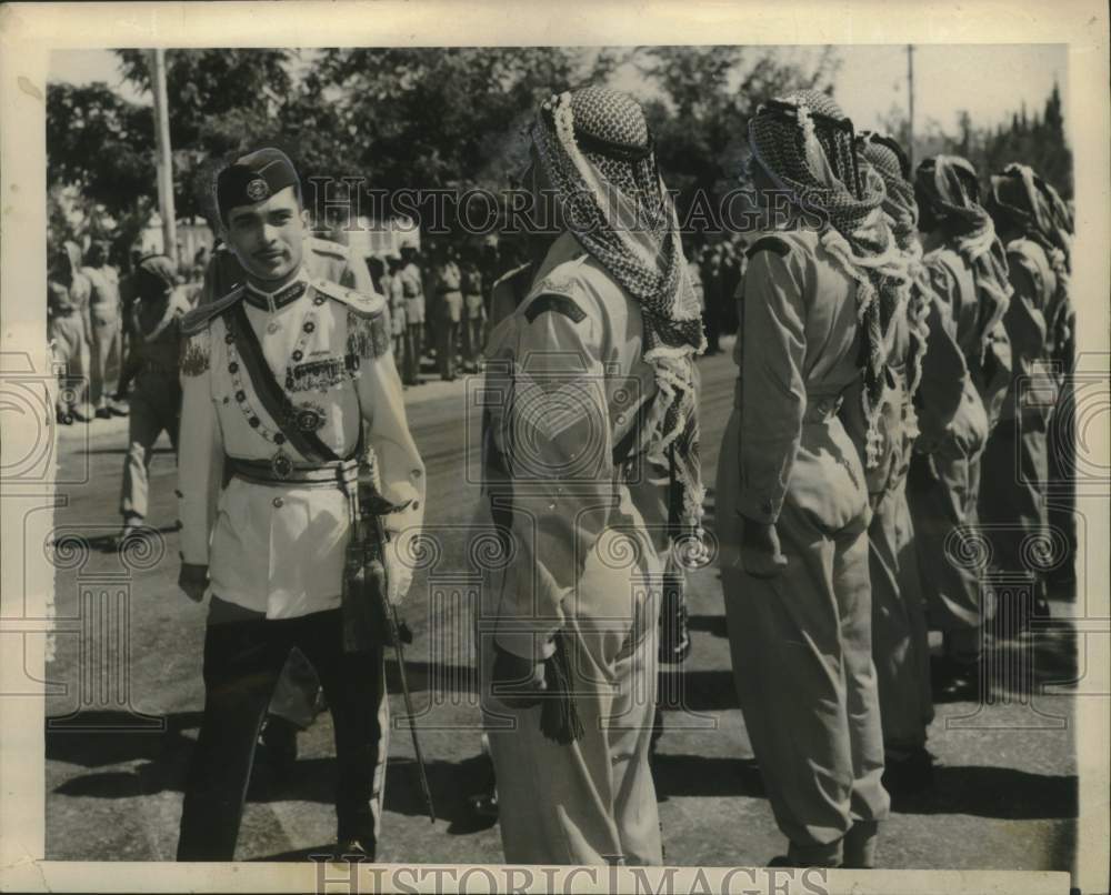 1959 Press Photo King Hussein of Jordan Reviews Honor Guard in Amman- Historic Images