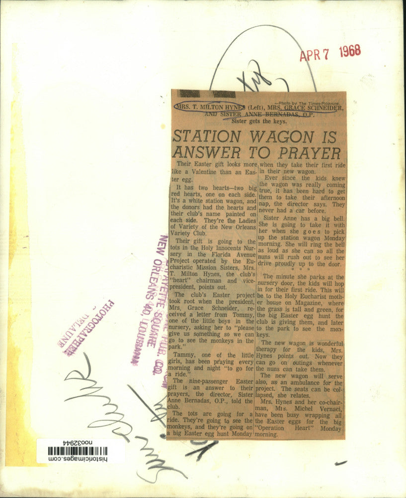 1968 Press Photo Ladies of Variety of the New Orleans Variety Club Donate Auto