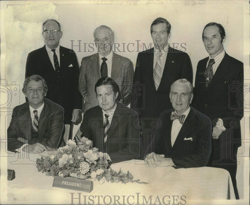 Load image into Gallery viewer, 1973 Press Photo Elected officers of International House for 1974 - noo32971
