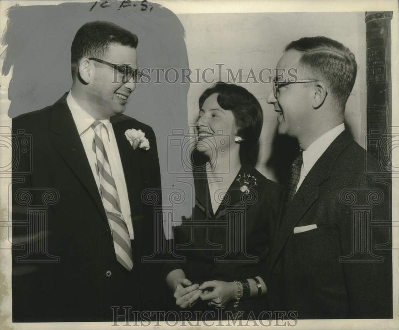 Load image into Gallery viewer, 1956 Press Photo Henry S. Jacobs Jr. conferring with his colleagues - noo32993

