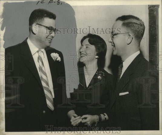 1956 Press Photo Henry S. Jacobs Jr. conferring with his colleagues - noo32993
