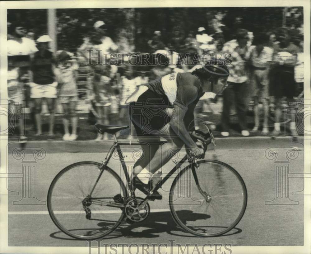 1975 Press Photo Alfonso Valdes- parish sesquicentennial committee Bicycle Race