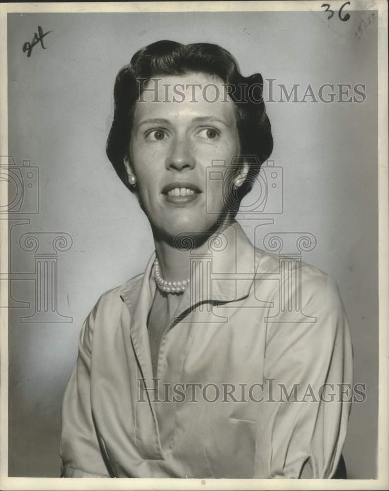 Load image into Gallery viewer, 1959 Press Photo Mrs. Howard P. Ingels Jr., President, Crossroads Gardeners
