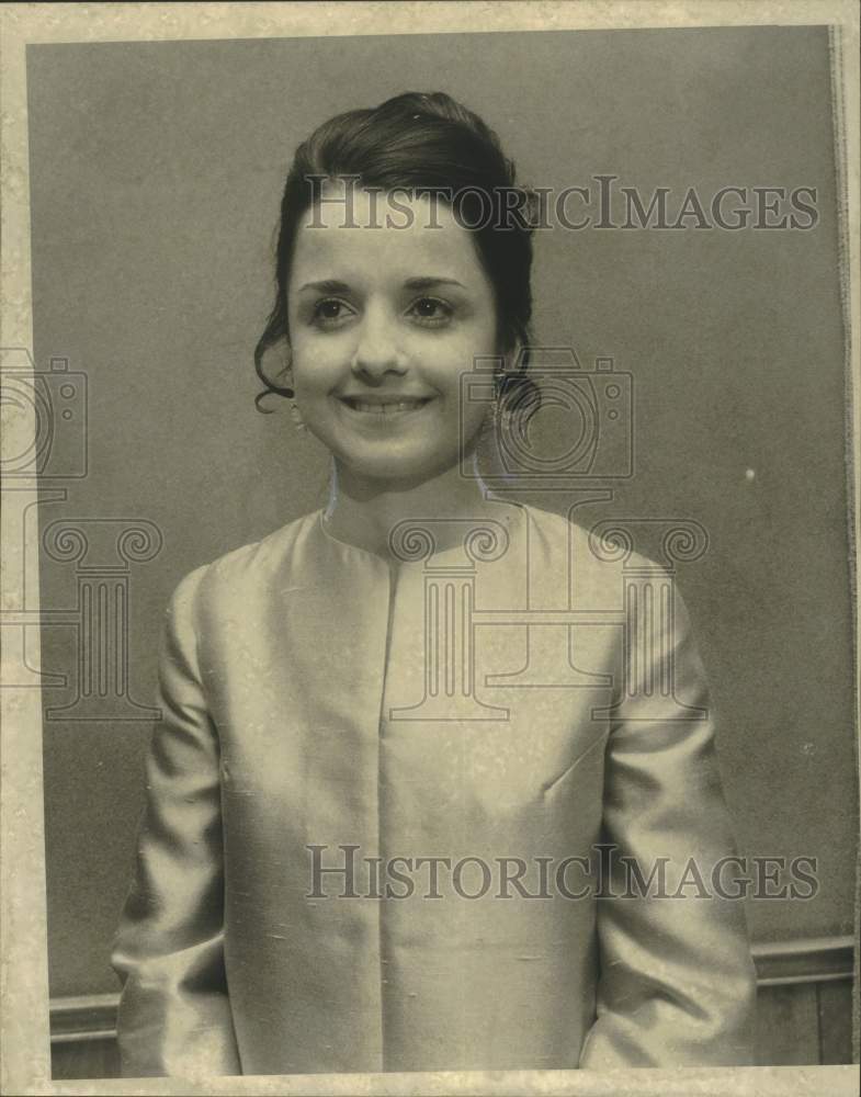 1971 Press Photo Mrs. Carolyn Imbornone, Fraternal Order of Police Auxiliary- Historic Images