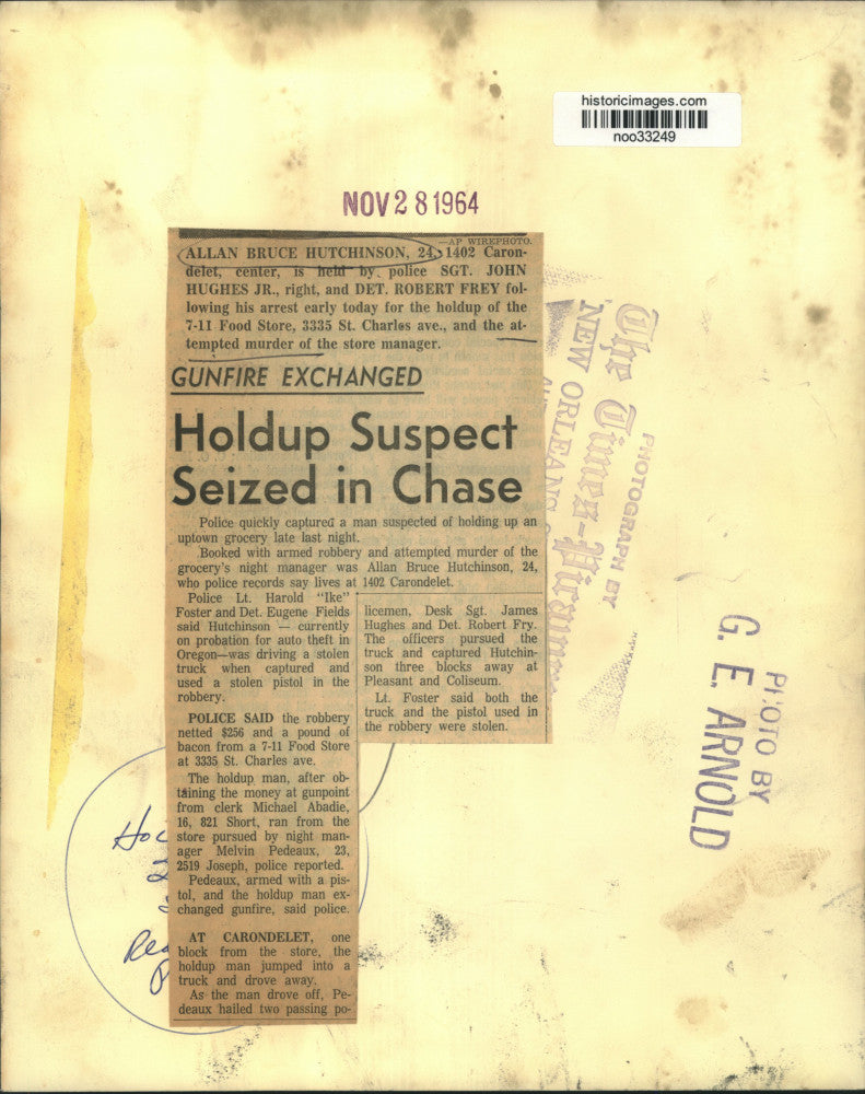Load image into Gallery viewer, 1964 Press Photo Allan Bruce Hutchinson arrested for the 7-11 Food Store robbery
