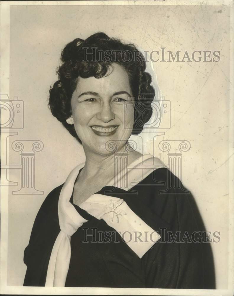 1966 Press Photo Mrs. T. Milton Hynes, Little Sisters of the Poor Guild