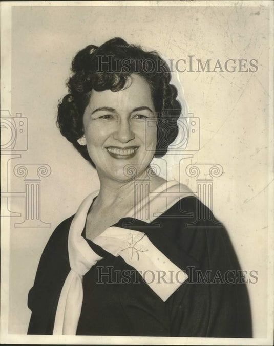 1966 Press Photo Mrs. T. Milton Hynes, Little Sisters of the Poor Guild