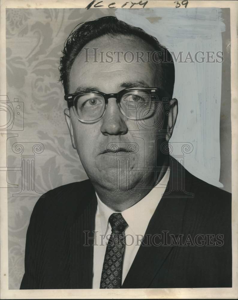 Load image into Gallery viewer, 1963 Press Photo Institute of Electrical &amp; Electronic Engineers President
