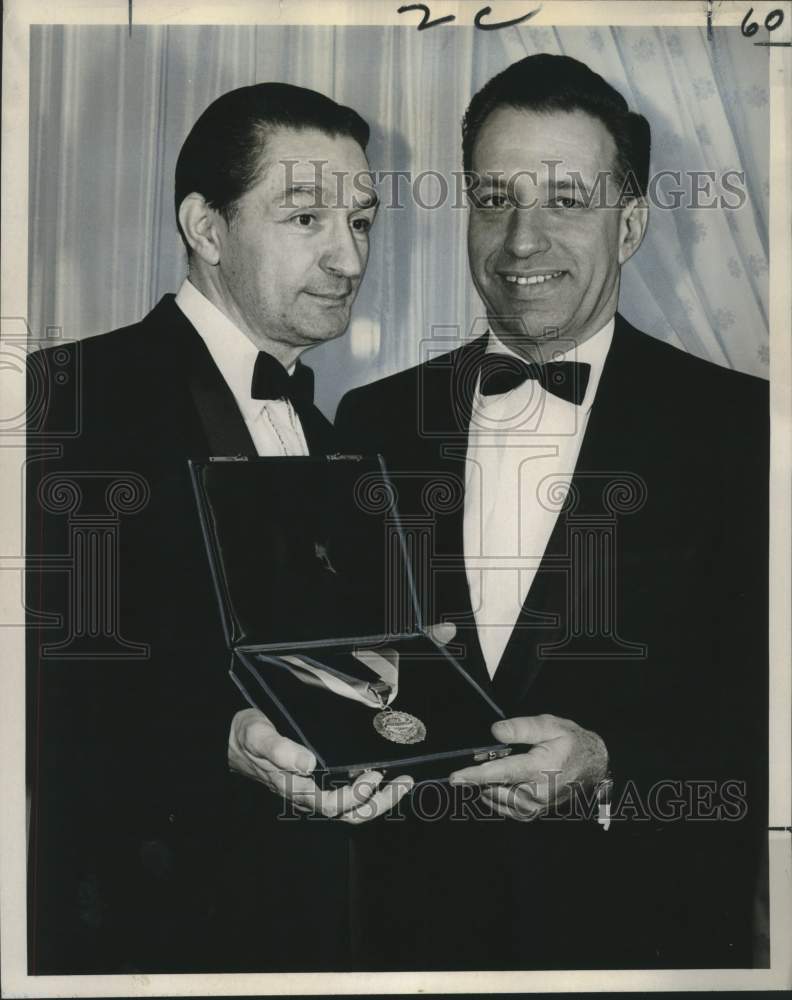 1967 Press Photo Label A. Katz of New Orleans is honored by B'nai B'rith