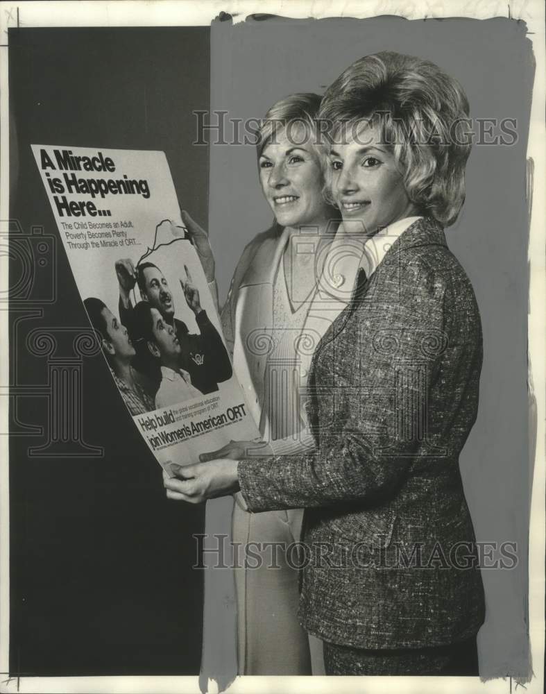 Load image into Gallery viewer, 1973 Press Photo Mrs. Richard Jacoves &amp; Mrs. Harry Zoblotsky- Chapter-at-Large

