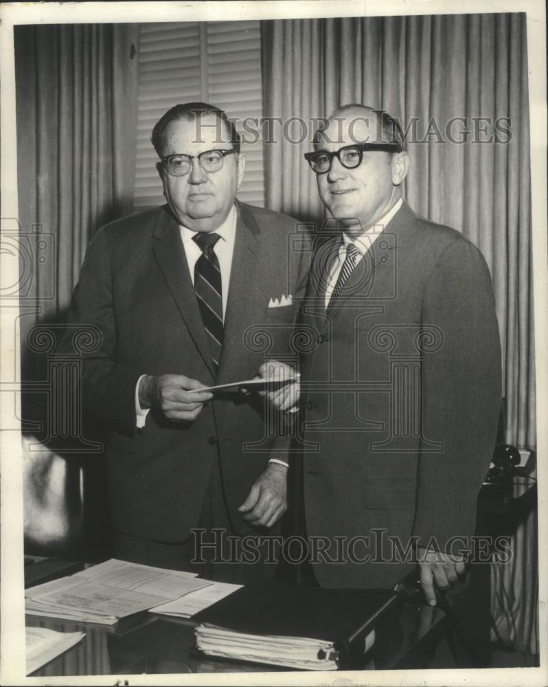 1968 Press Photo Louisiana Association for Mental Health Receives Contributions