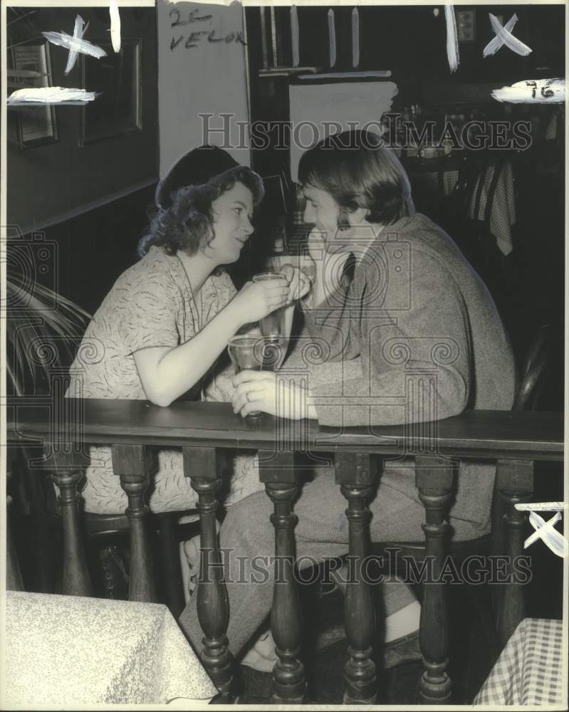 1974 Press Photo Brandy Webb, Michael Hood in &quot;The Raspberry Picher&quot; - noo33600