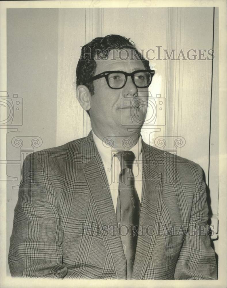 1972 Press Photo Harrison Jones, President of Louisiana Land Title Bureau