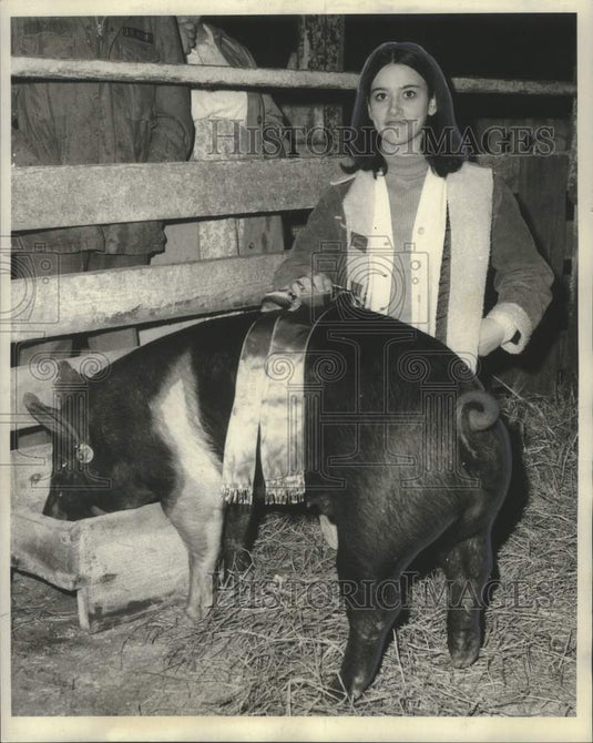 1969 Press Photo Becky Brantley at the Southeast District Junior Livestock Show