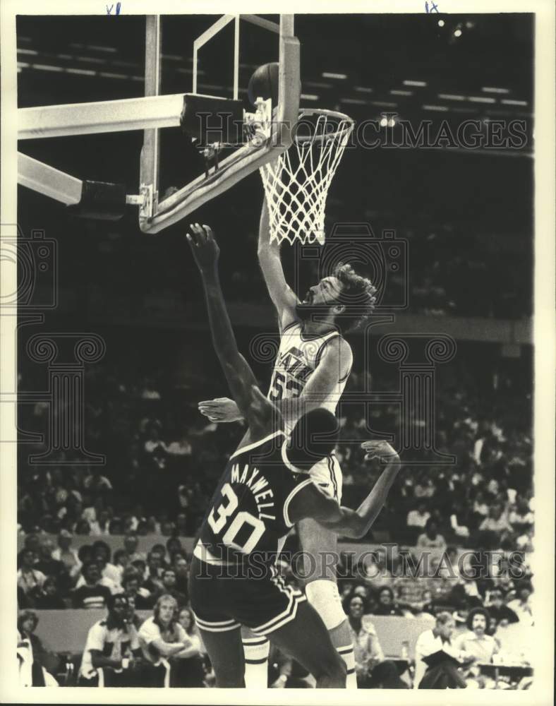 1978 Press Photo Basketball - Rich Kelly gets two - noo33719
