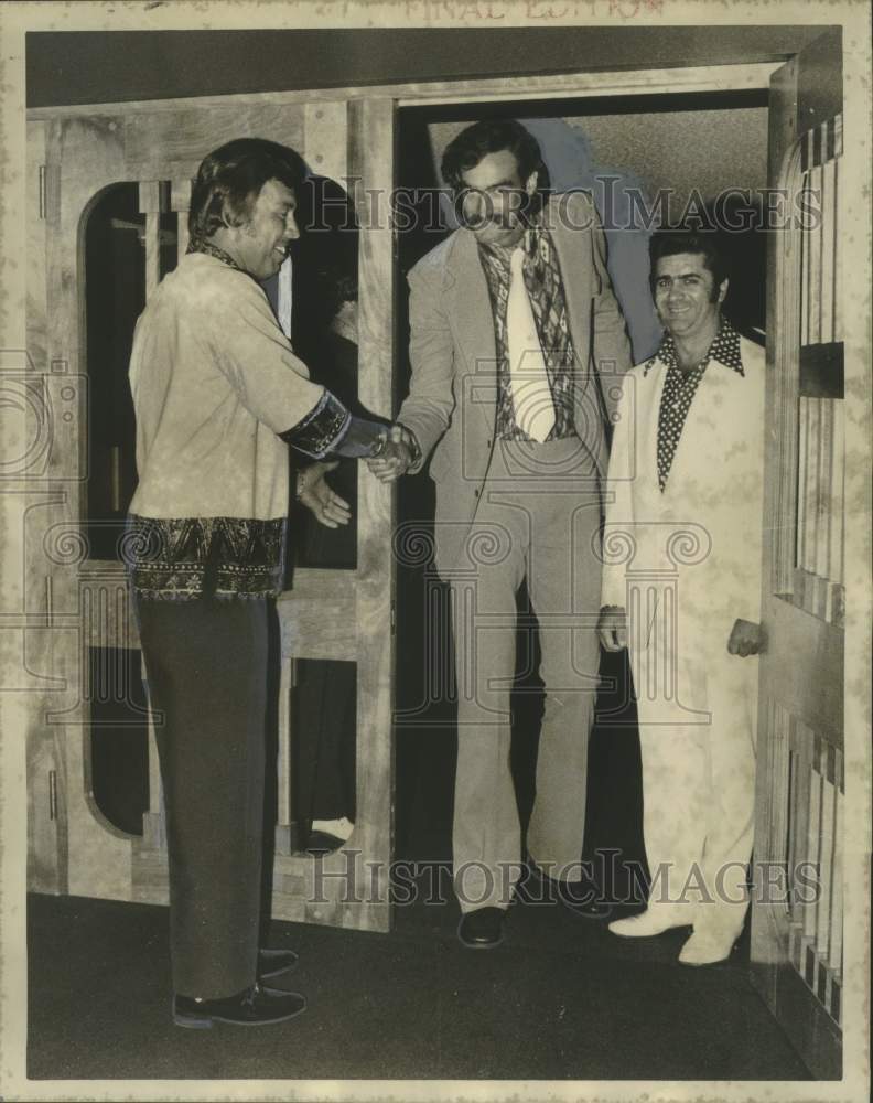 1975 Press Photo New Orleans Jazz Butch Van Breda Kolff & Draft Pick Rich Kelley