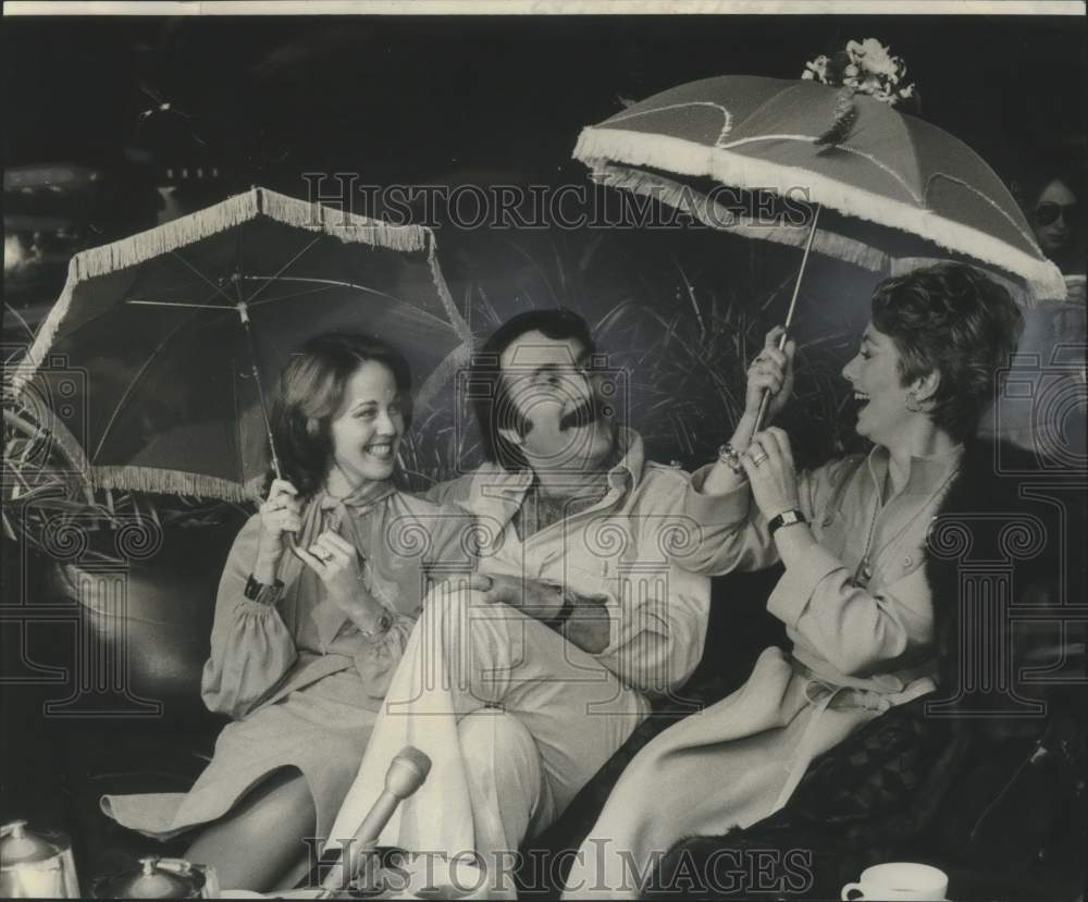 1978 Press Photo Entertainers with Miss America, Susan Perkins, at Mardi Gras- Historic Images