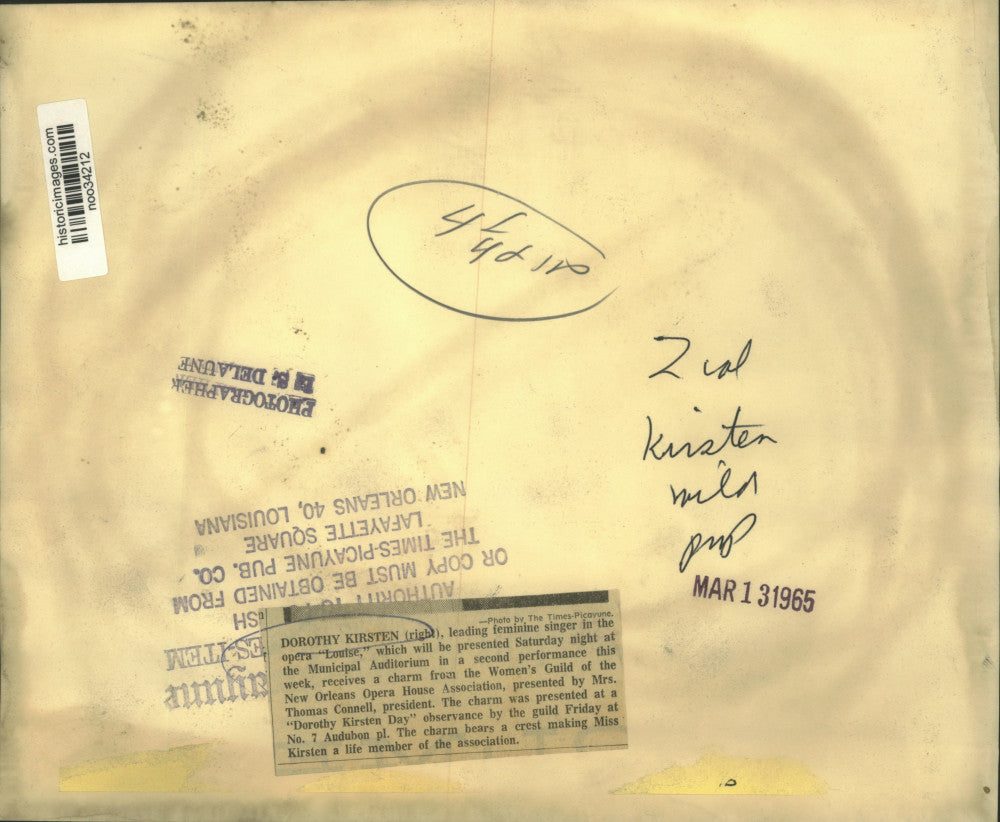 1965 Press Photo Dorothy Kirsten receives charm from Women's Guild Opera House