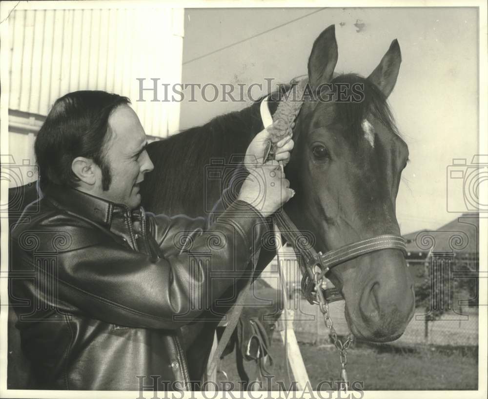 1974 Press Photo Trainer Forest Kaelin with Prove Lively - noo34501- Historic Images