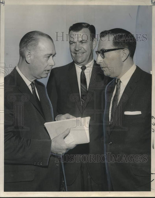 1967 Press Photo Participants at Society of Actuaries at a New Orleans Hotel